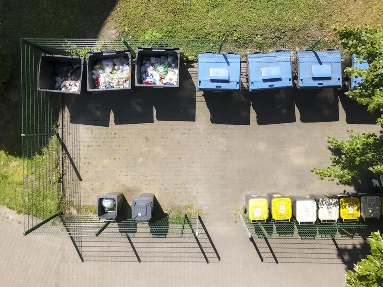 bischof-umweltservice-müllplatz-reinigung-arbeit-nachher_06